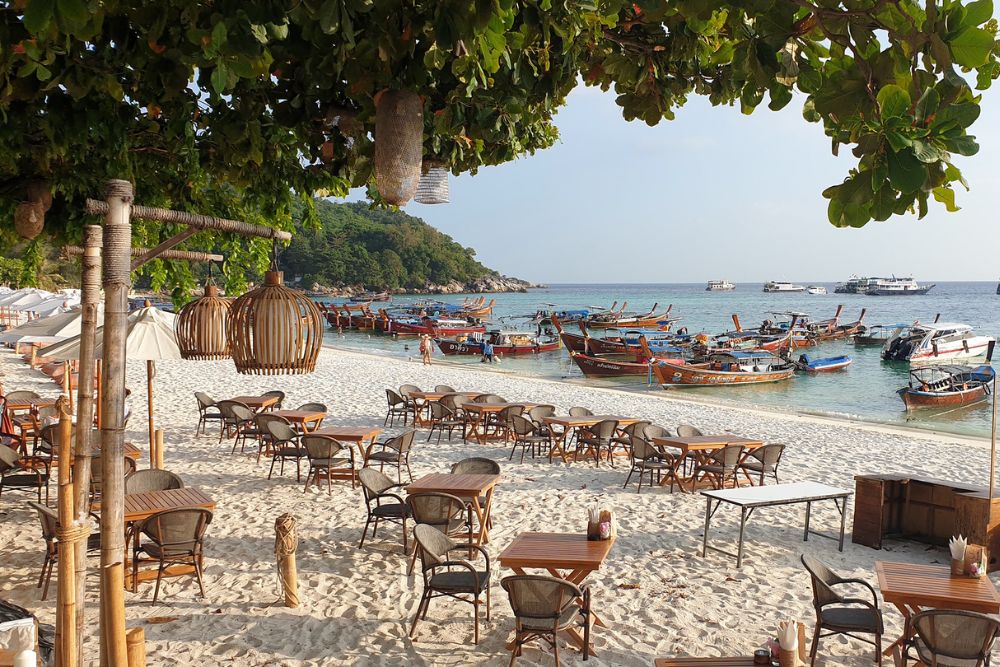 Restaurante de praia em Pattaya, Koh Lipe, Tailândia