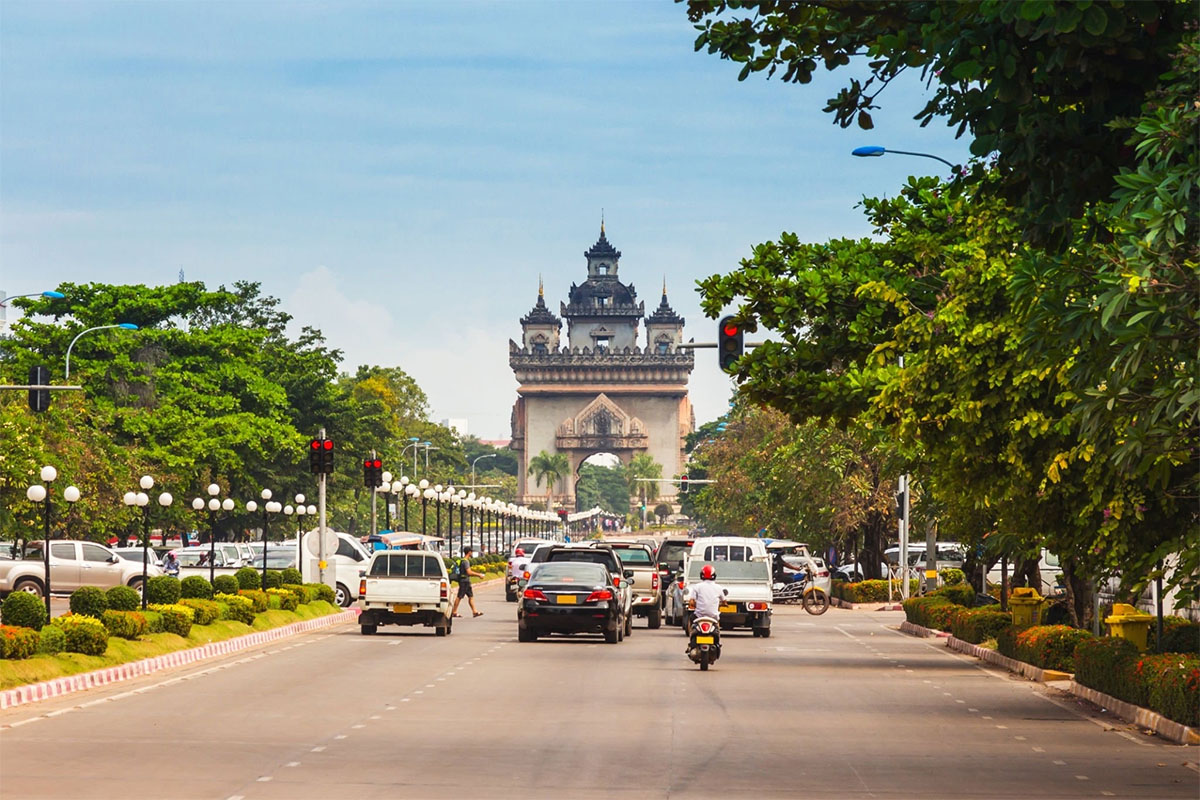 vientiane, patuxai