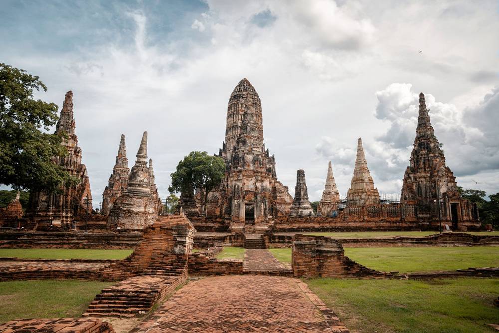 Wat Chaiwatthanaram: A jóia Khmer às margens do rio