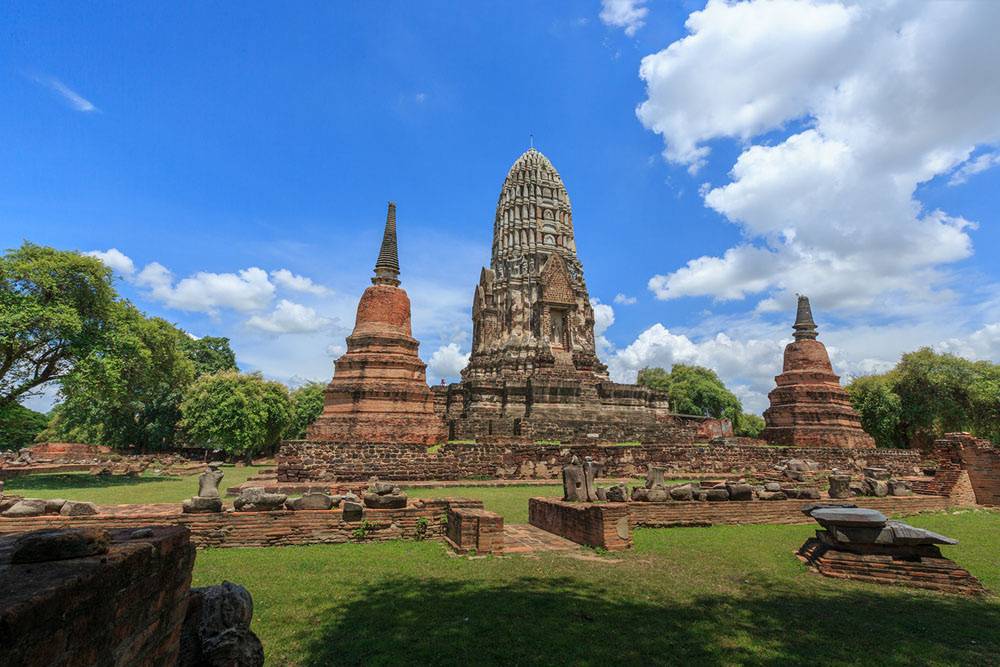 Wat Ratchaburana: Tesouros escondidos e arquitetura detalhada