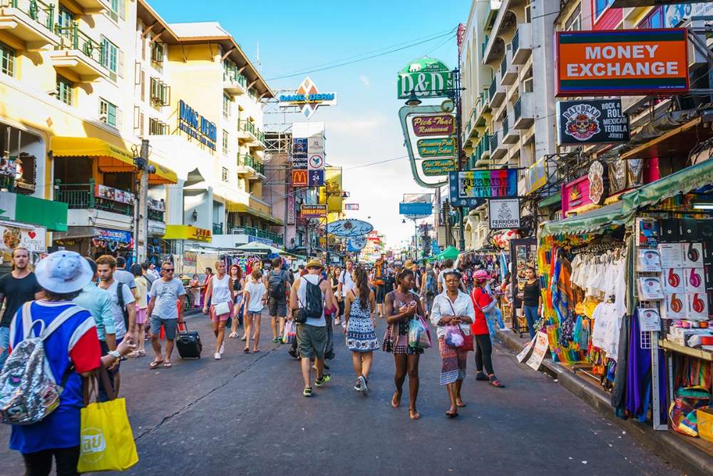 Khao San Road, Tailândia durante o dia