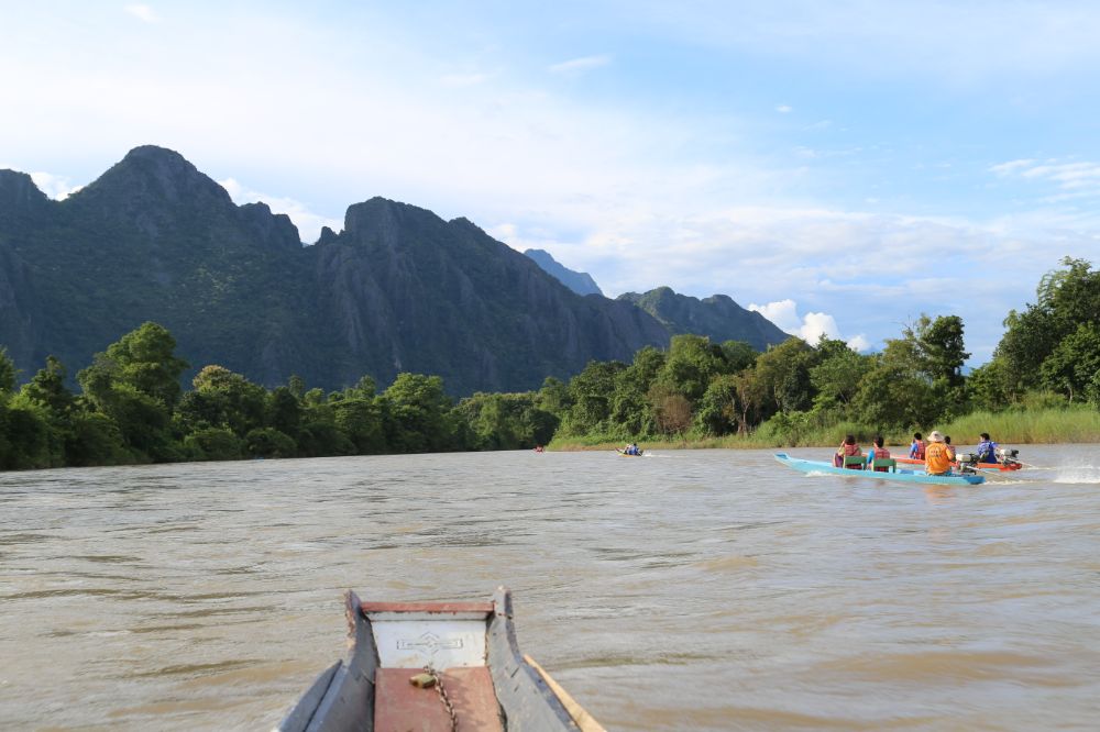 vang vieng, rio nam song, viagem de barco